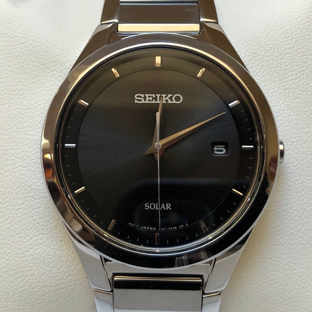 Seiko Solar Men's Watch with Full Bracelet SNE241